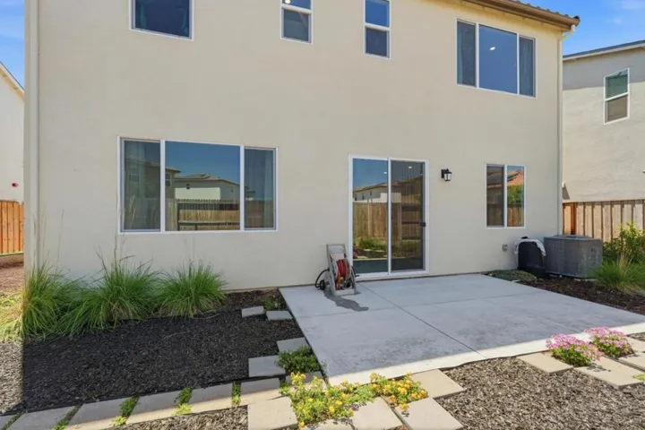 2116 Willa Grace Avenue, Manteca, California 95337