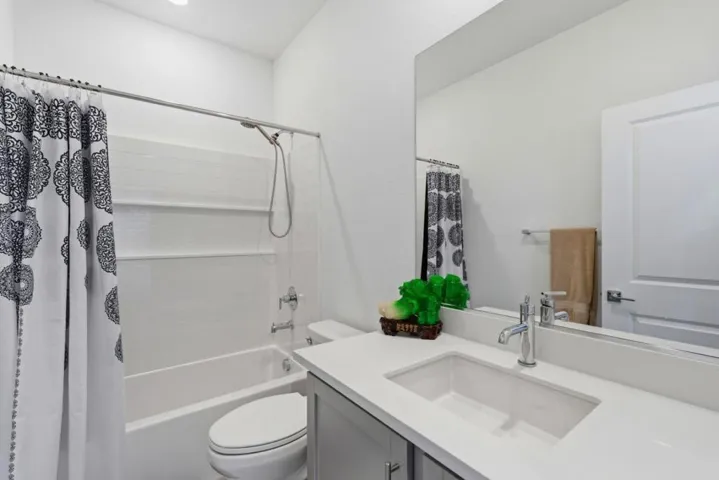 2116 Willa Grace Avenue, Manteca, California 95337