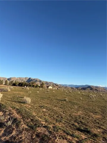2 Zuni, Apple Valley, California 92307