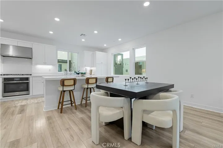 26799 Keystone Loop, Valencia, California 91381