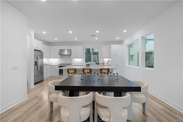 26799 Keystone Loop, Valencia, California 91381