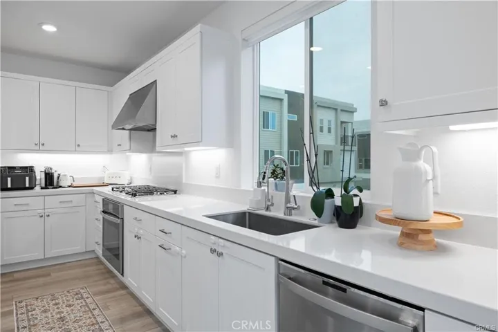 26799 Keystone Loop, Valencia, California 91381