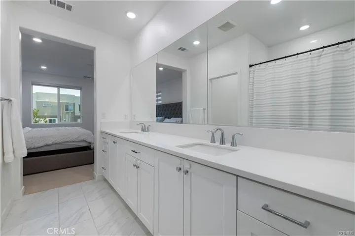 26799 Keystone Loop, Valencia, California 91381