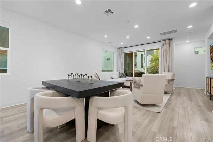 26799 Keystone Loop, Valencia, California 91381