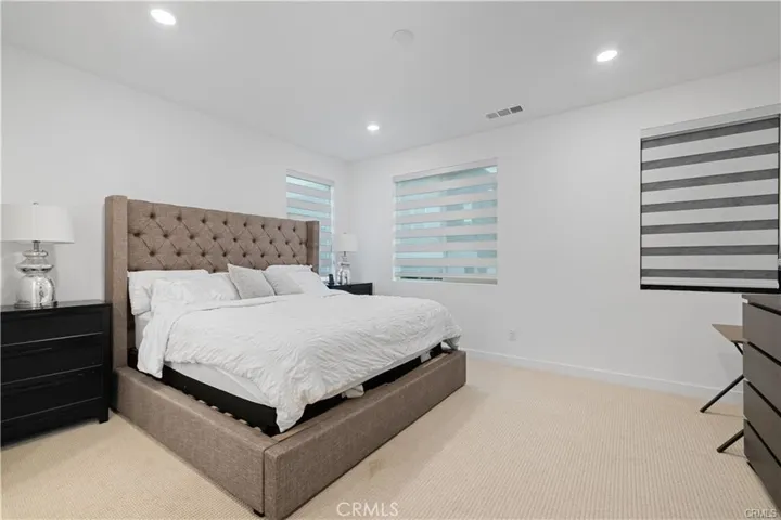 26799 Keystone Loop, Valencia, California 91381