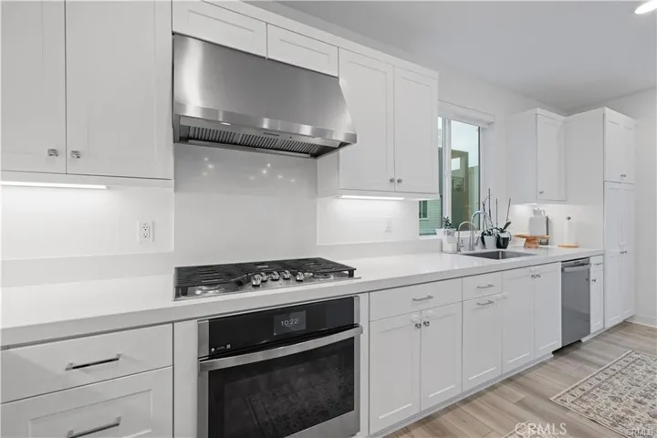 26799 Keystone Loop, Valencia, California 91381