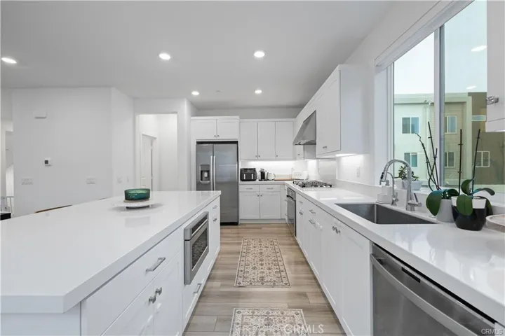 26799 Keystone Loop, Valencia, California 91381