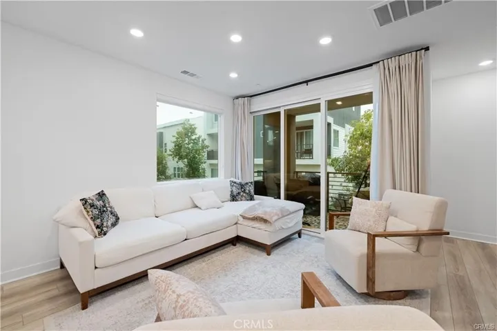 26799 Keystone Loop, Valencia, California 91381