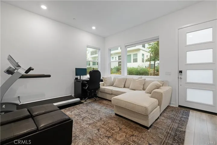 26799 Keystone Loop, Valencia, California 91381