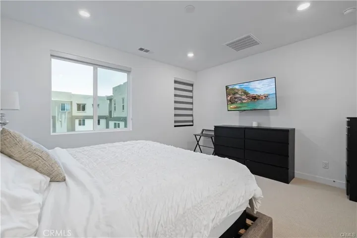 26799 Keystone Loop, Valencia, California 91381