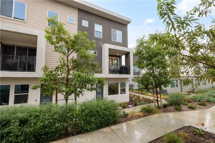 26799 Keystone Loop, Valencia, California 91381