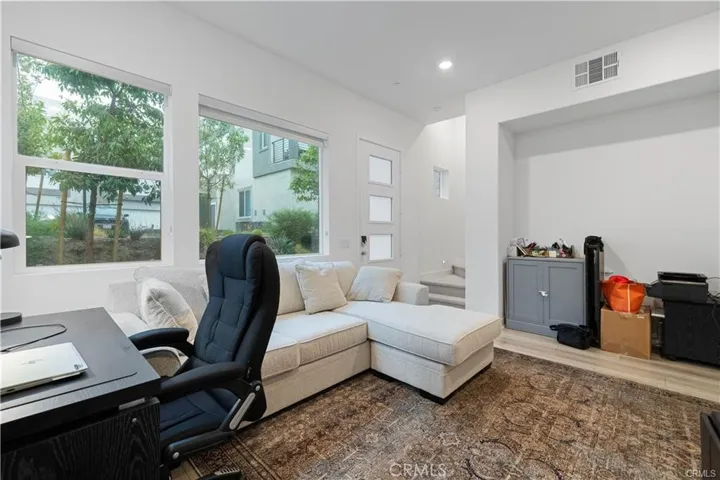 26799 Keystone Loop, Valencia, California 91381