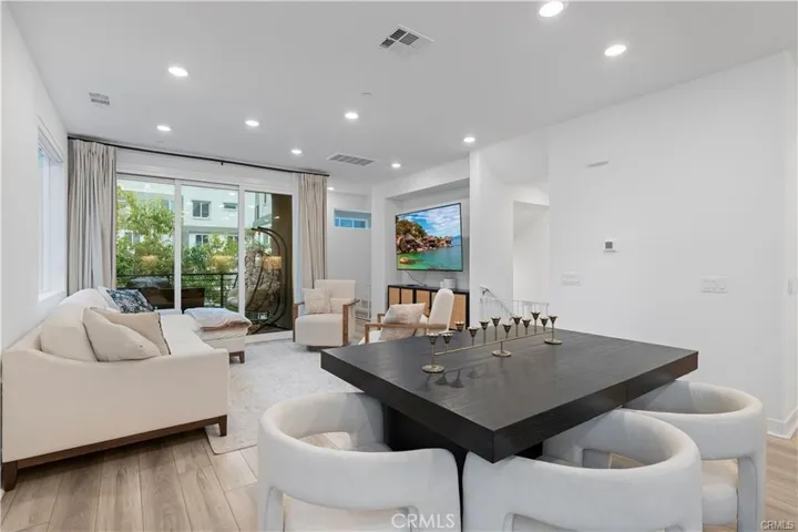 26799 Keystone Loop, Valencia, California 91381