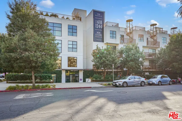 5800 Harold Way 413, Los Angeles, California 90028