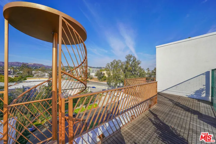 5800 Harold Way 413, Los Angeles, California 90028