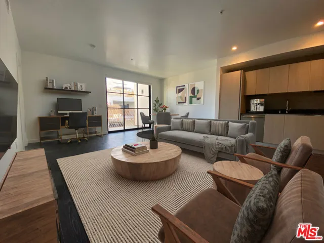 5800 Harold Way 413, Los Angeles, California 90028