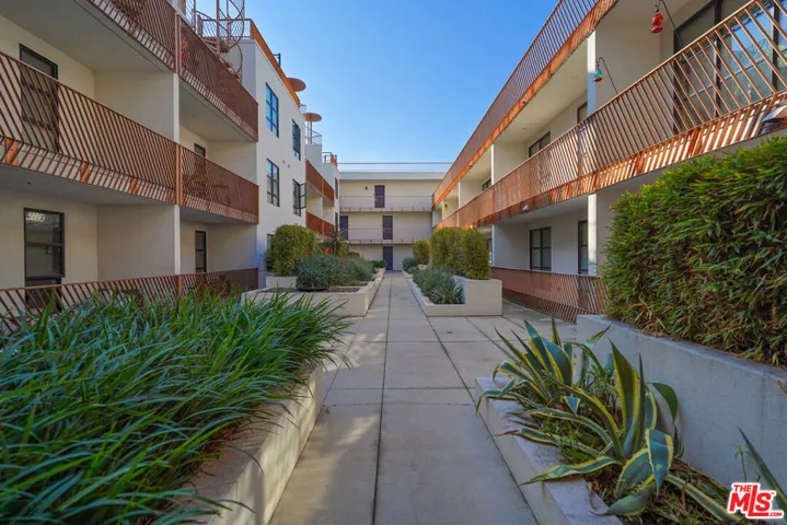 5800 Harold Way 413, Los Angeles, California 90028