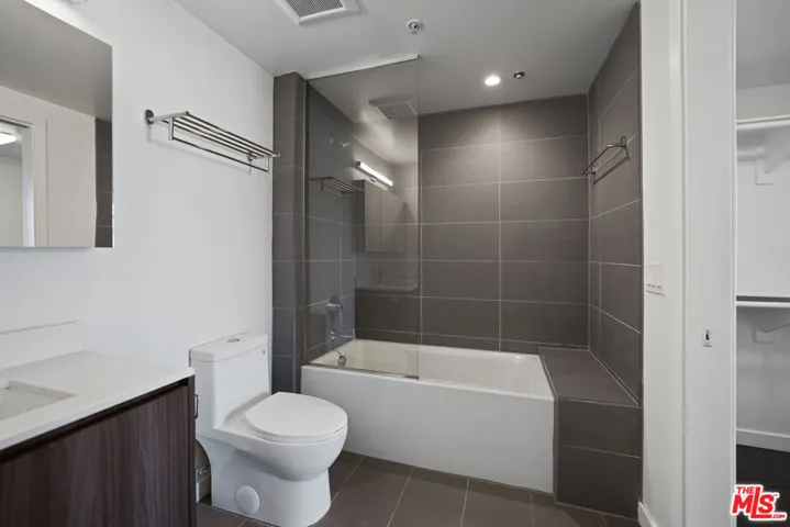 5800 Harold Way 413, Los Angeles, California 90028