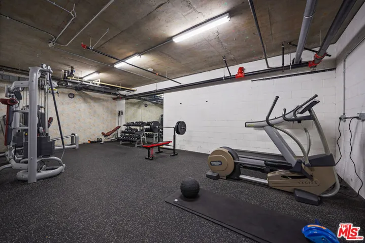 5800 Harold Way 413, Los Angeles, California 90028