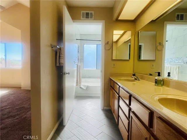 37763 52nd E, Palmdale, California 93552
