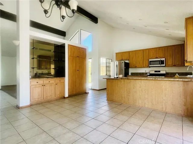 37763 52nd E, Palmdale, California 93552