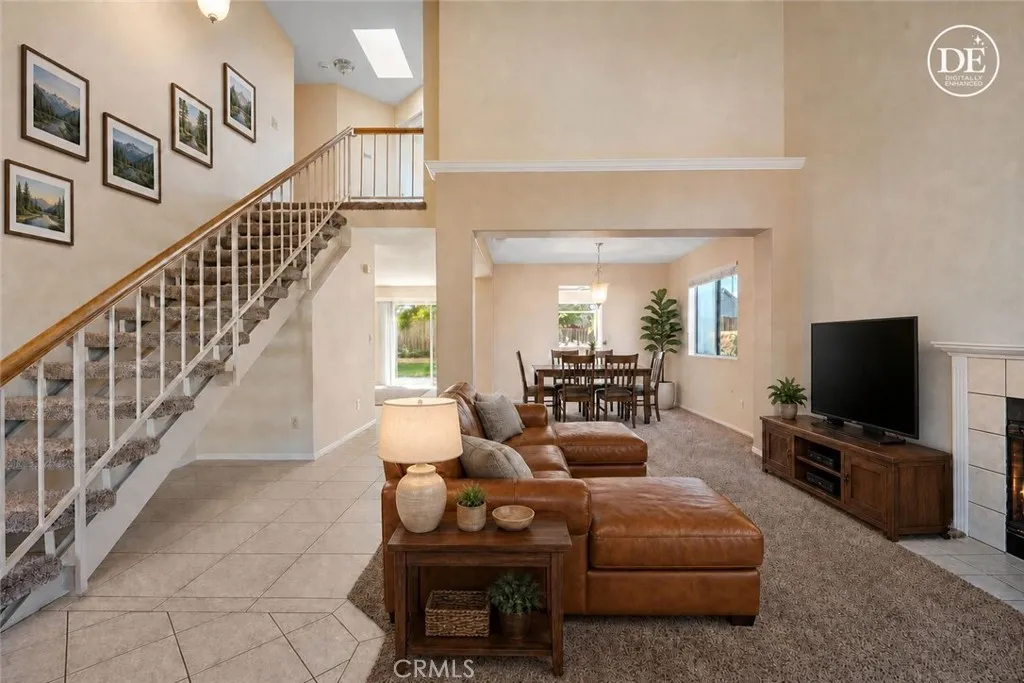 Living room/dining room
