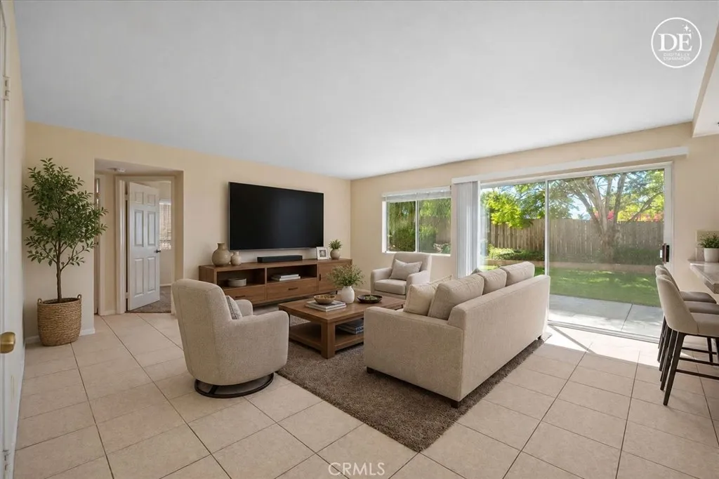 Family room
