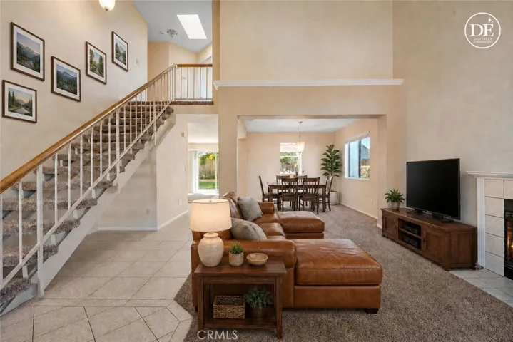 Living room/dining room
