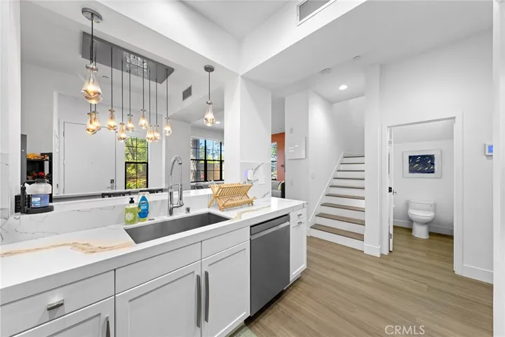 551 W Maple Ave, Orange, California 92868