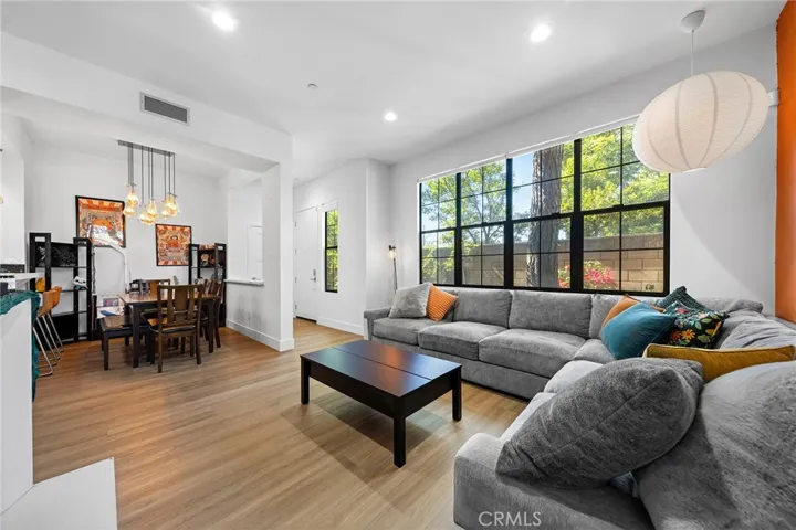 551 W Maple Ave, Orange, California 92868