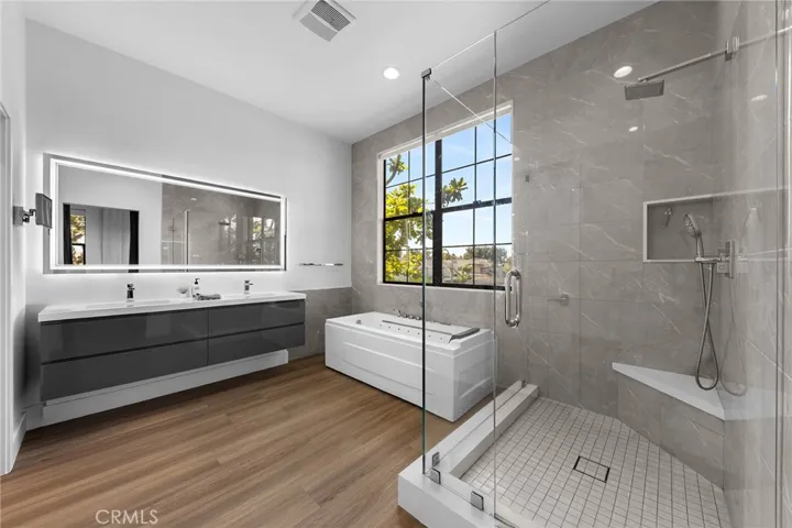 Bath #2 (primary)