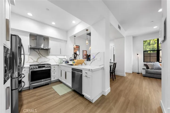 551 W Maple Ave, Orange, California 92868