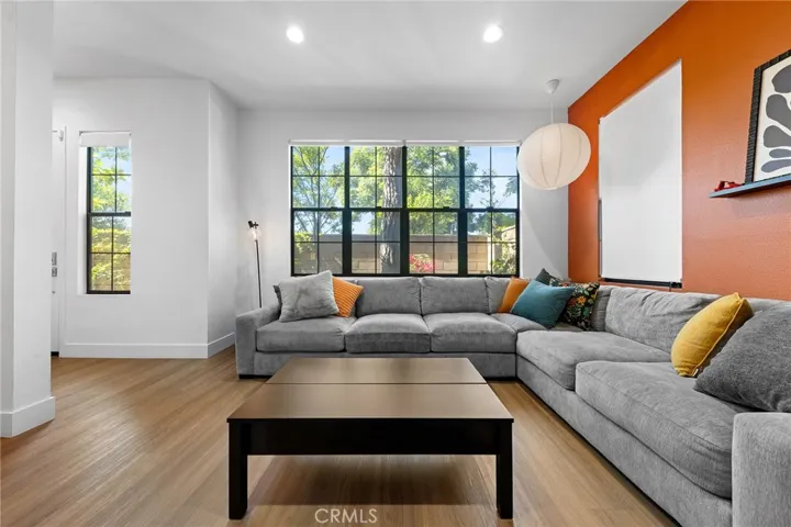 551 W Maple Ave, Orange, California 92868