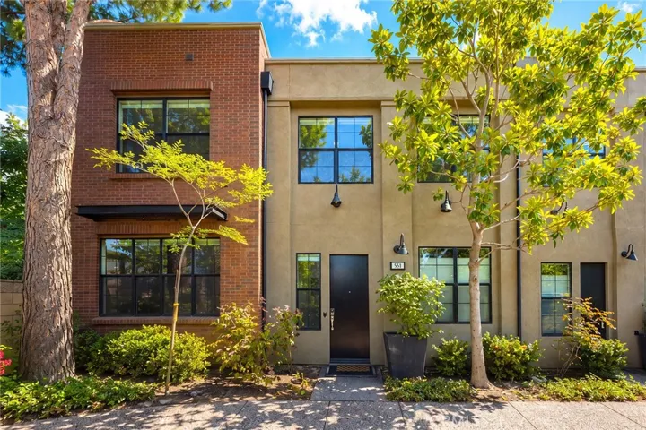 551 Maple Ave