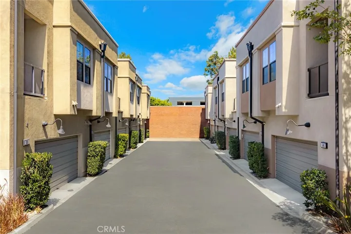 551 W Maple Ave, Orange, California 92868