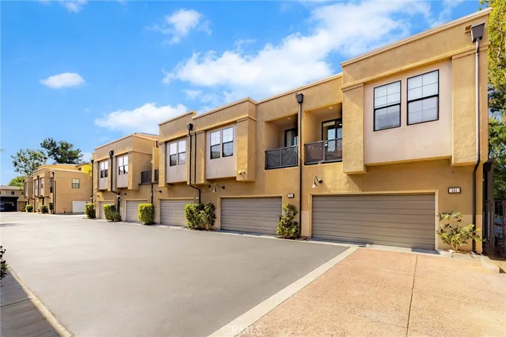 551 W Maple Ave, Orange, California 92868