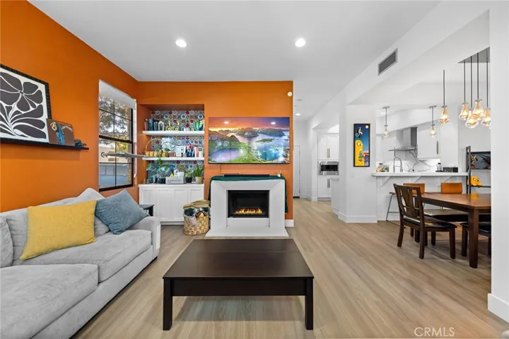 551 W Maple Ave, Orange, California 92868