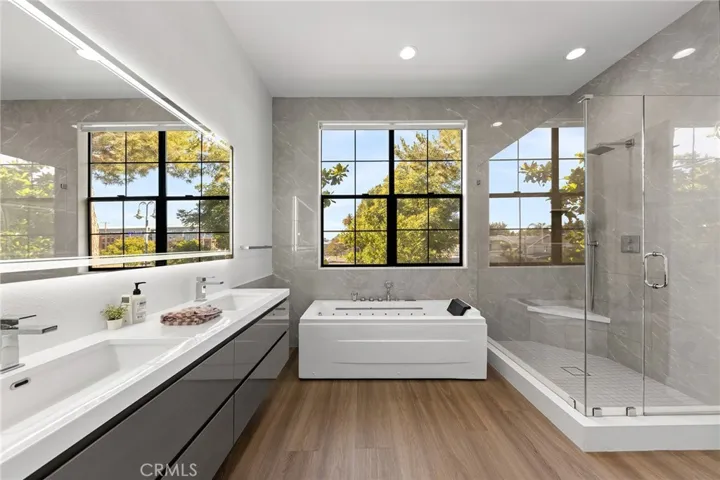 551 W Maple Ave, Orange, California 92868