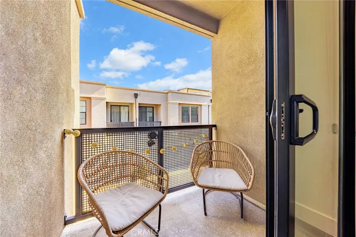 551 W Maple Ave, Orange, California 92868