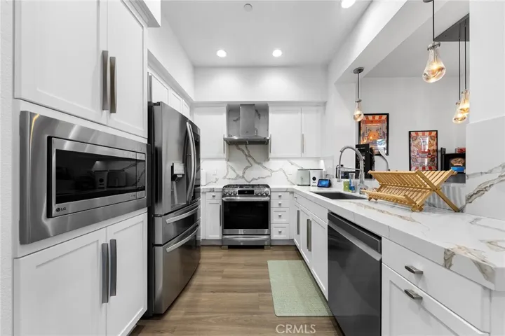 551 W Maple Ave, Orange, California 92868
