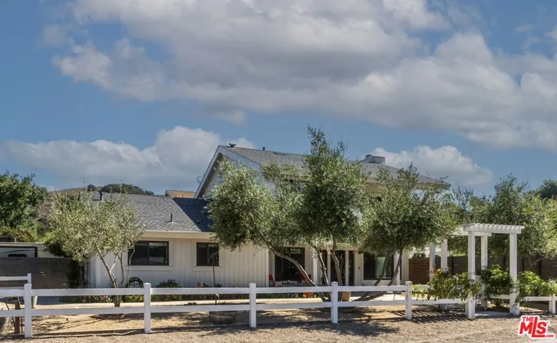 290 Perkins Street, Los Alamos, California 93440