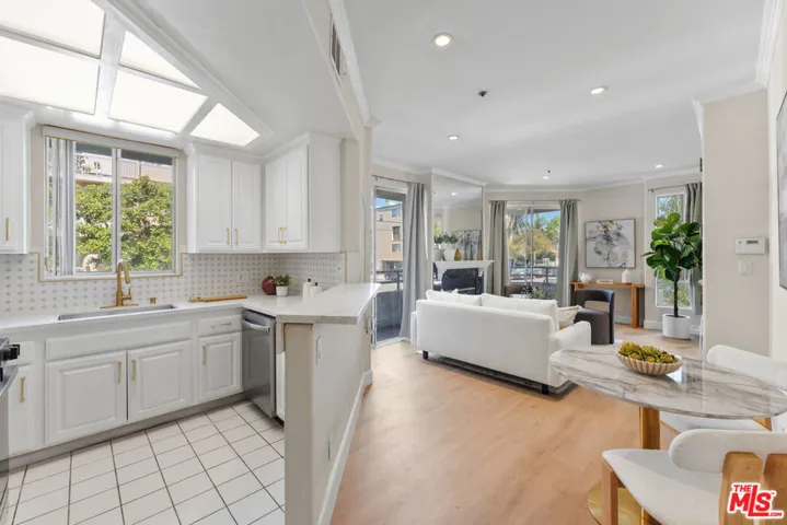 3603 Dunn Drive 102, Los Angeles, California 90034