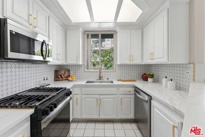 3603 Dunn Drive 102, Los Angeles, California 90034