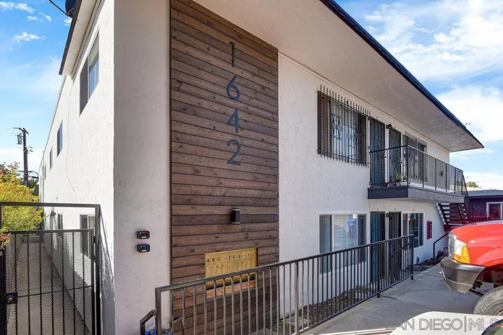 1642 C Ave, National City, California 91950