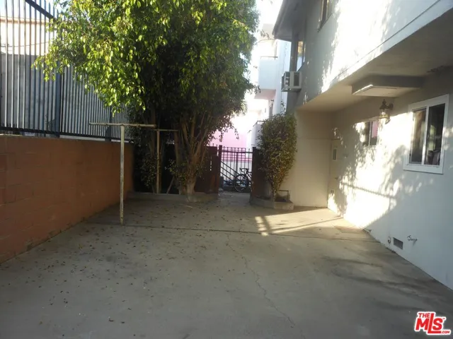 213 S Alexandria Avenue 10, Los Angeles, California 90004