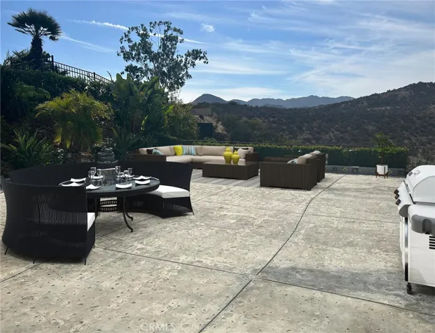 2109 Hillsbury Road, Westlake Village, California 91361