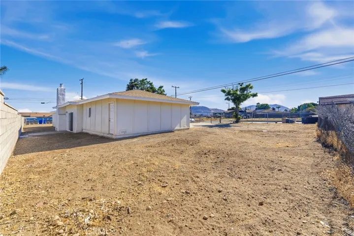 19512 Jurupa, Bloomington, California 92316