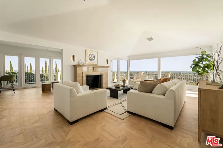 8527 Hedges Way, Los Angeles, California 90069