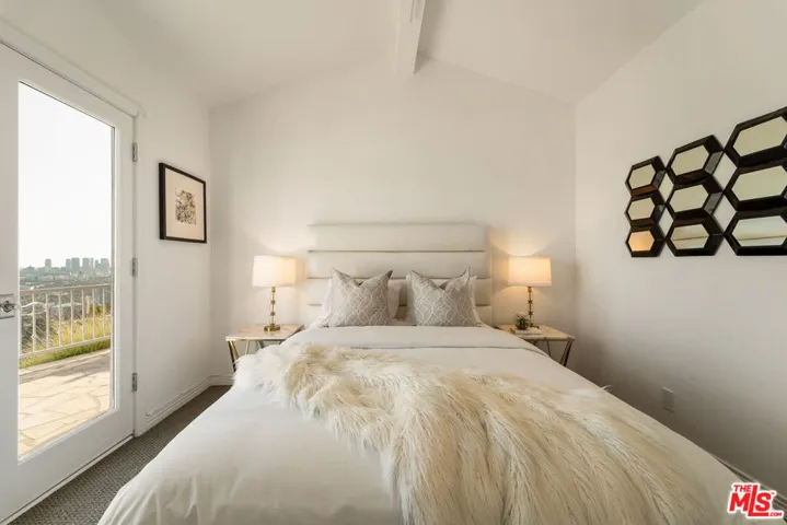 8527 Hedges Way, Los Angeles, California 90069