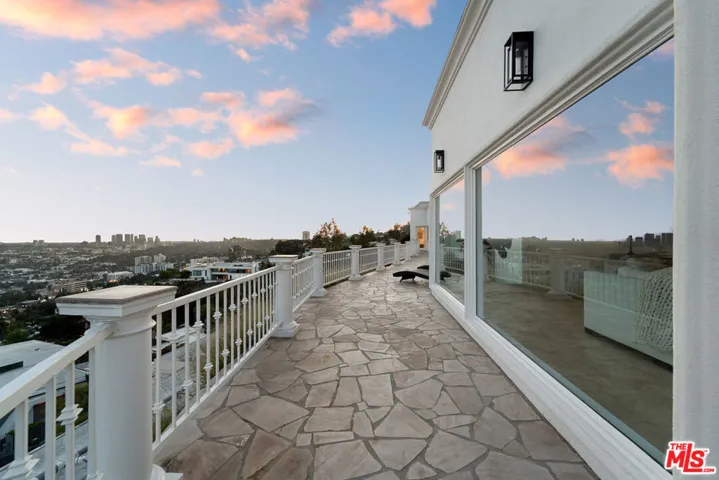 8527 Hedges Way, Los Angeles, California 90069